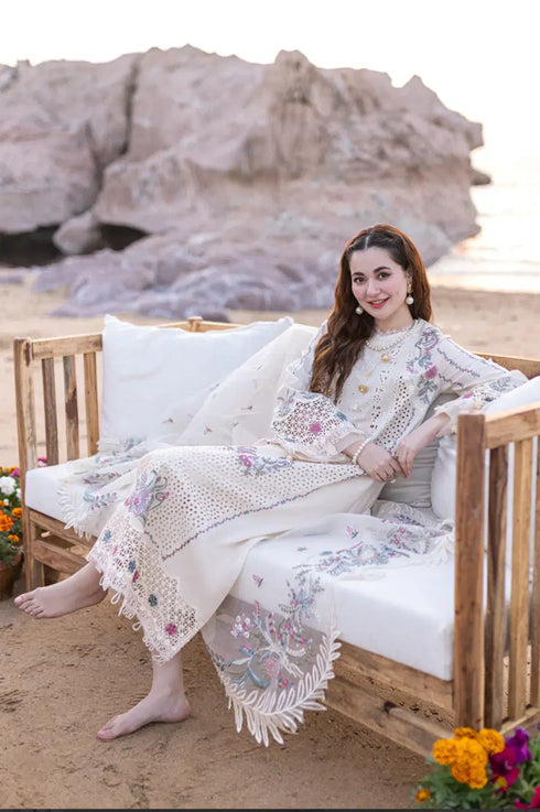 HC001 - 3 piece stitched Off-White Lawn Qalamkar Mastercopy