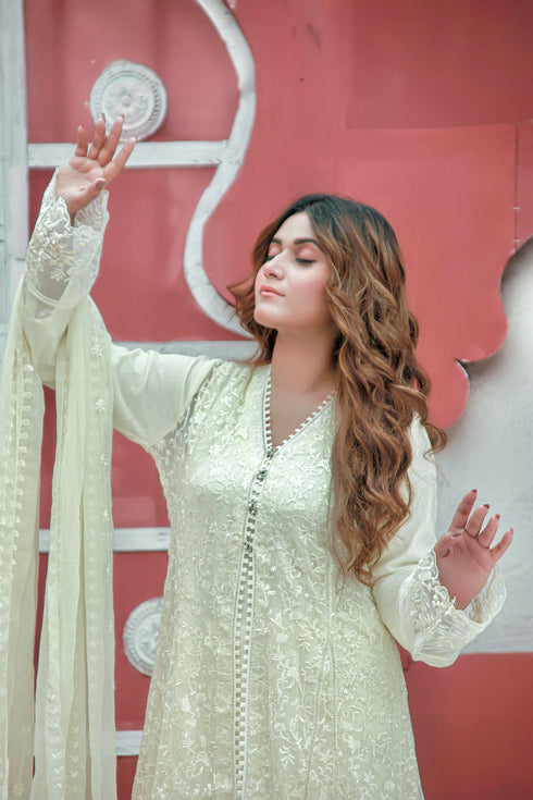 HP003 - off white 3 piece organza